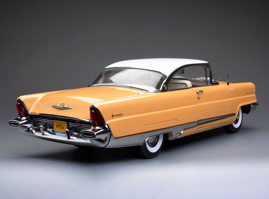 1:18 Sunstar - 1956 Lincoln Premiere Cabriolet Hardtop Closed Desert Buff / Starmist White