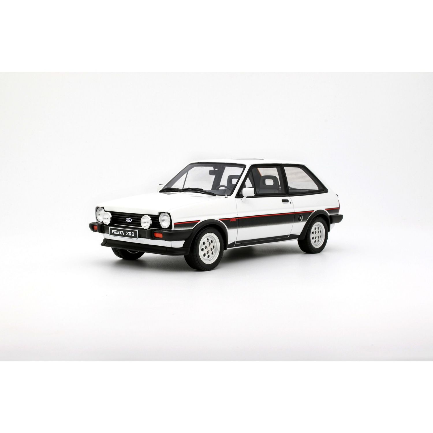 1:18 Otto Mobile - 1981 Ford Fiesta Mk.1 XR2 Diamond White