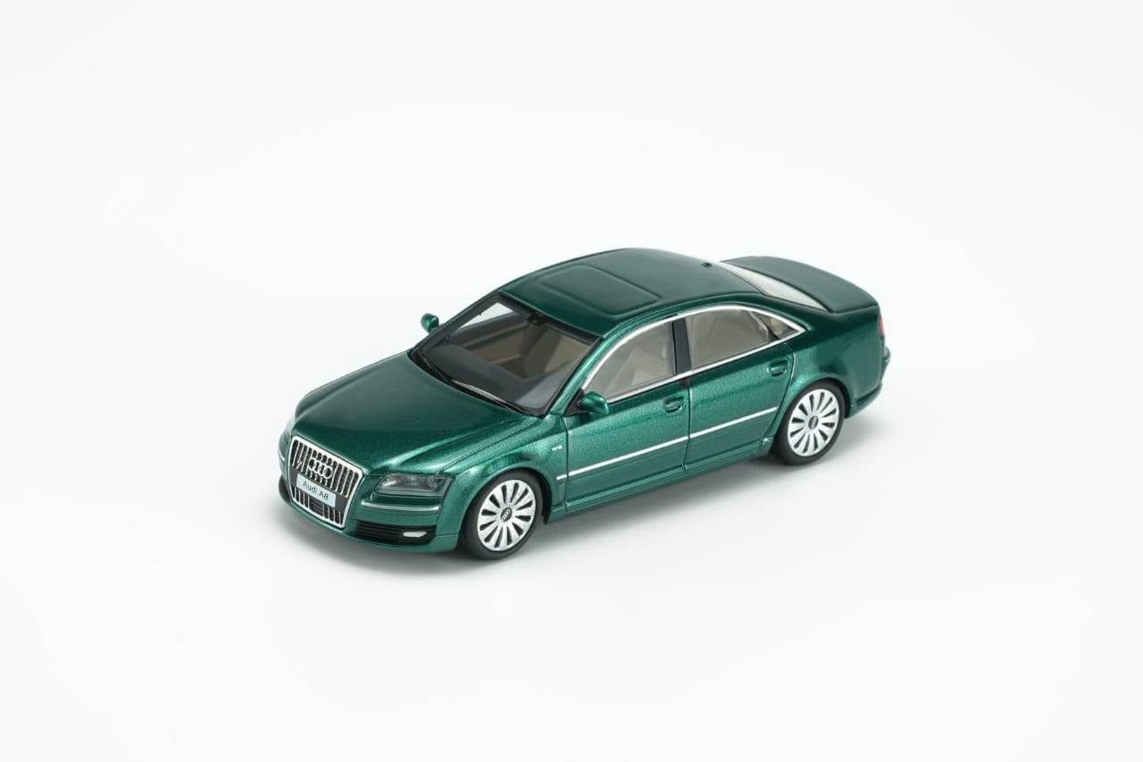 1:64 Motorhelix - 2008 Audi A8 (D3), green