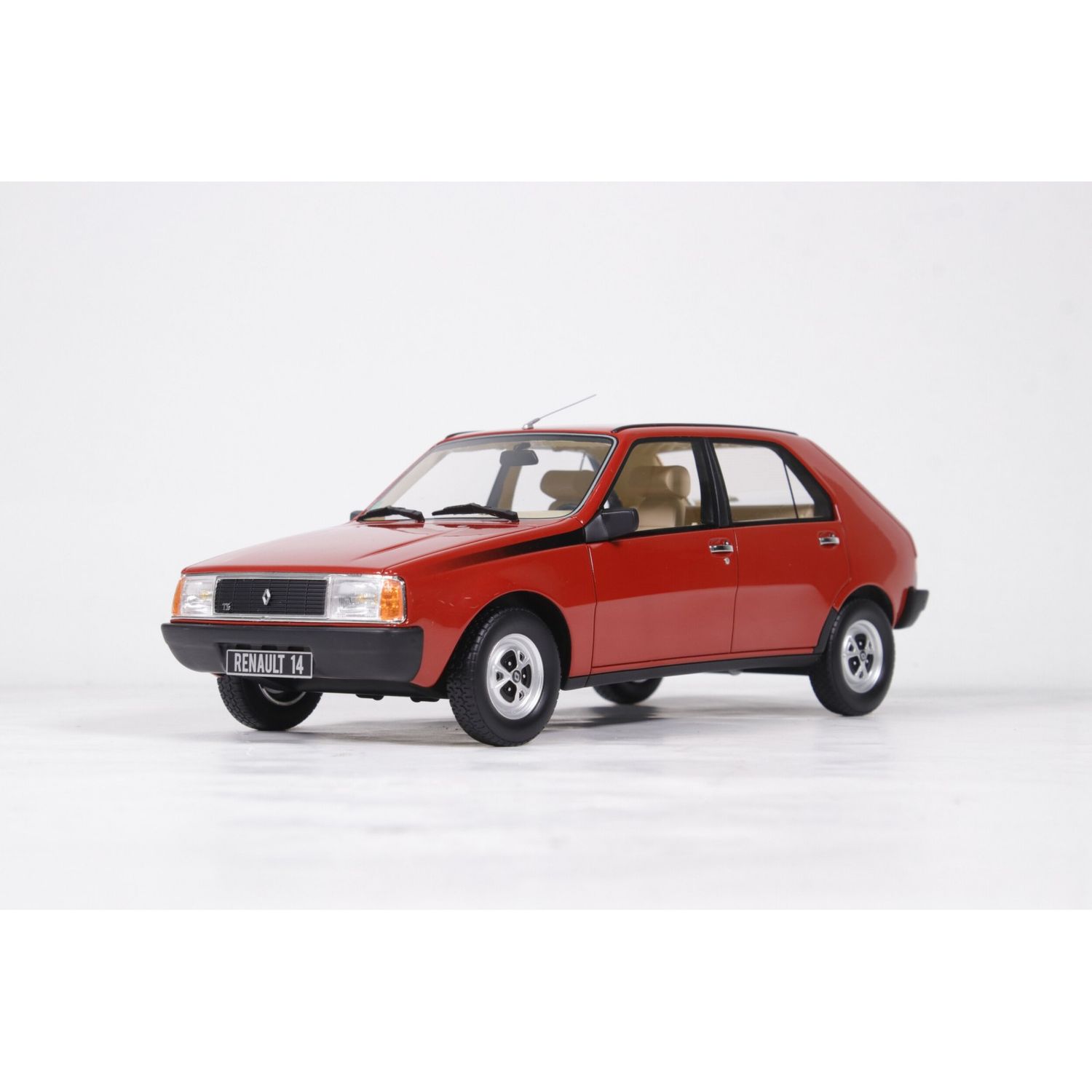 1:18 Otto Mobile - 1983 Renault 14 TS Rouge 705