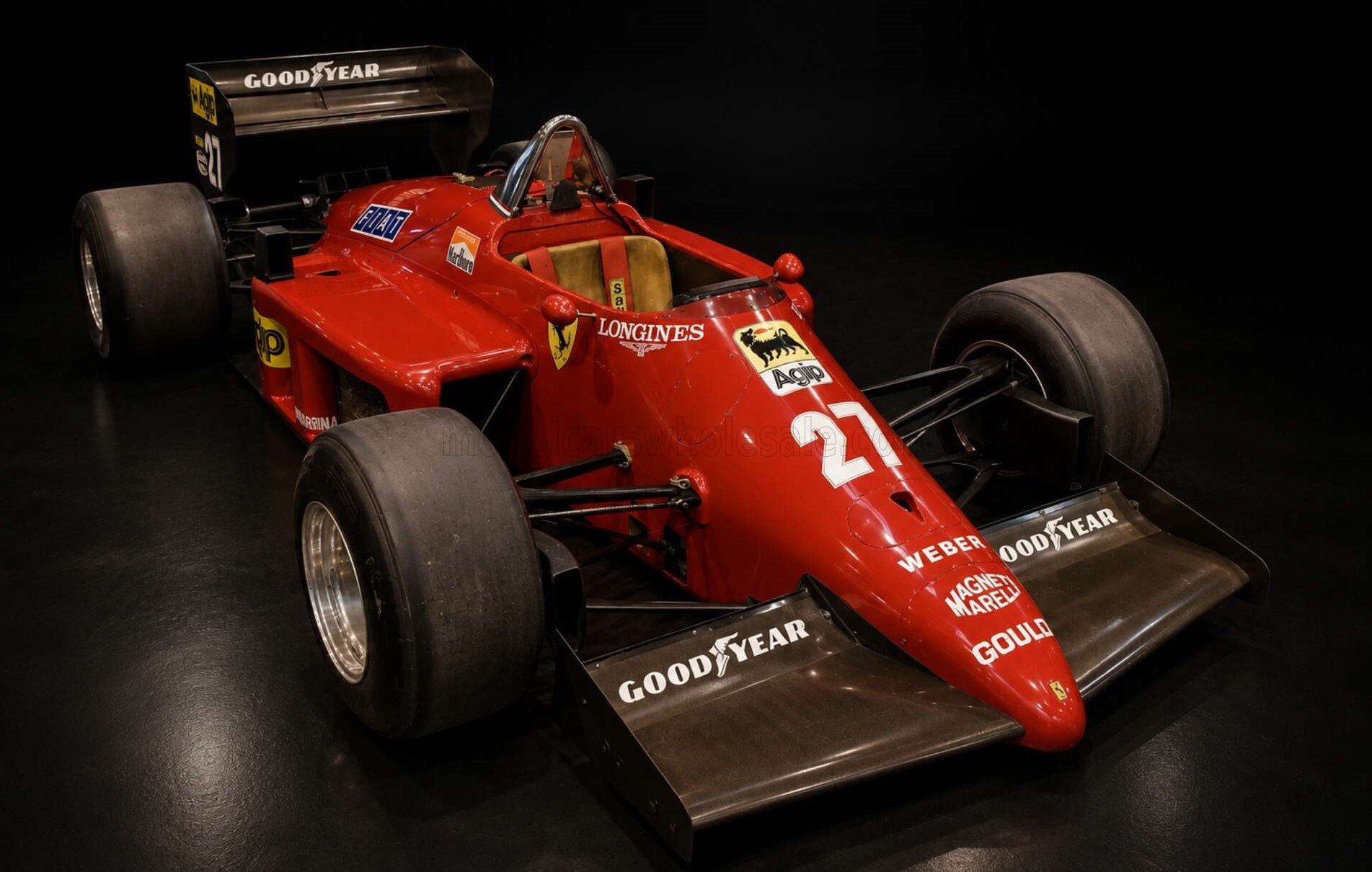 1:18 GP Replicas - Ferrari 156/85 #27 German GP 1985 M. Alboreto – Sieger *With Driver Figure