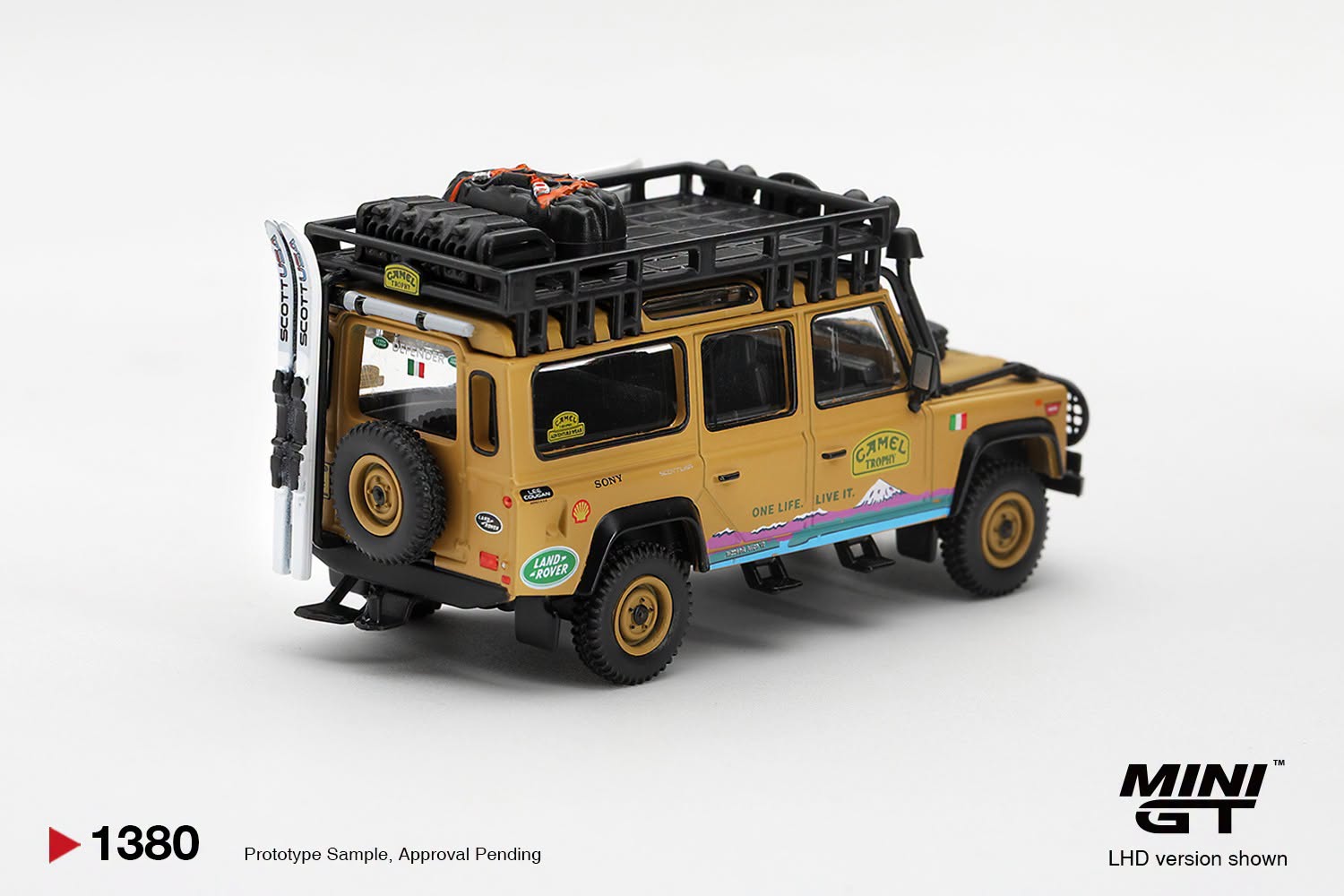 1:64 Mini GT - 1998 Land Rover Defender 110 Camel Trophy Team Italy Tierra Del Fuego CT24 *Blister packaging*