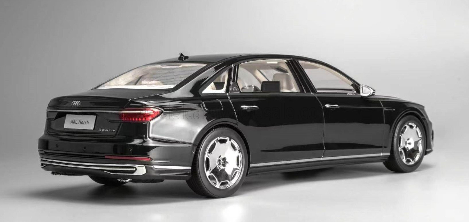 1:18 Motorhelix - 2026 Audi A8 L Horch Black