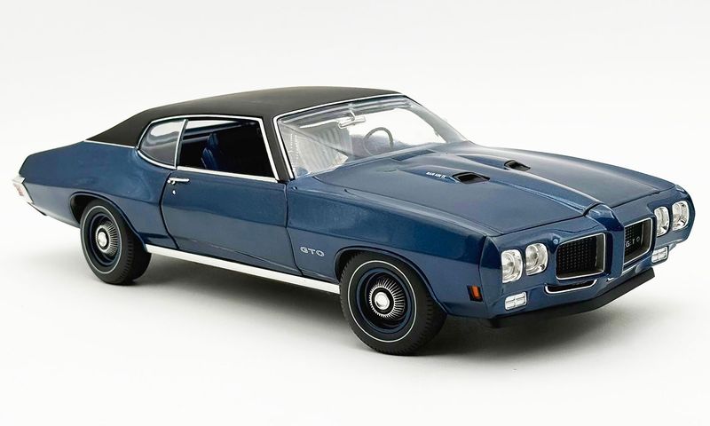 1:18 ACME - 1970 Pontiac GTO Atoll Blue Vinyl Top