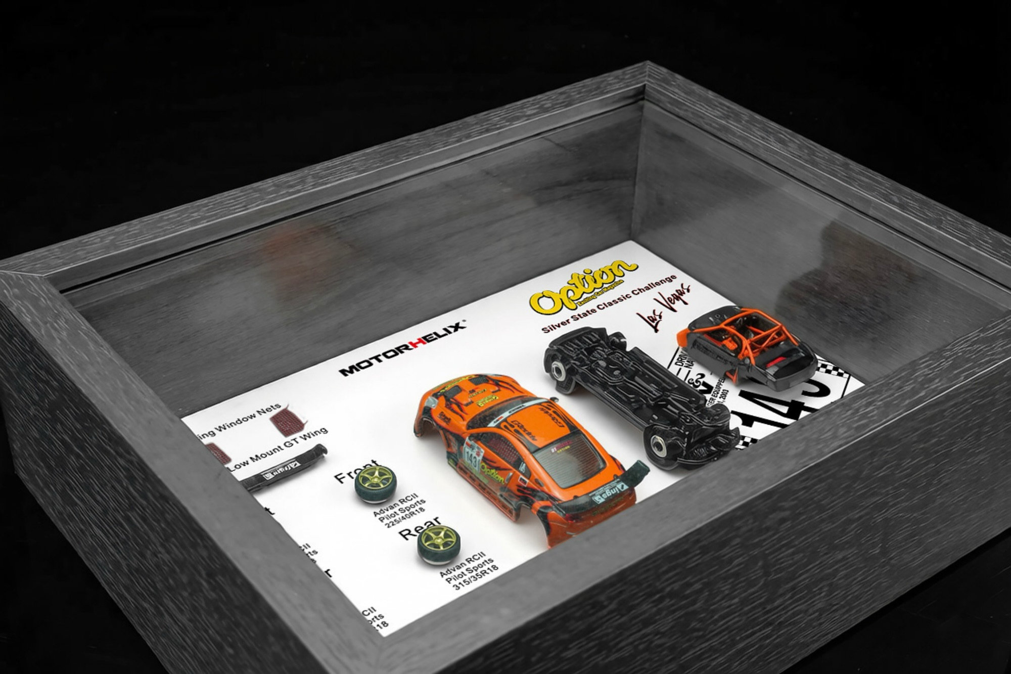 1:64 Motorhelix - 2005 Nissan Fairlady Z #143 Option Stream Z Coupé – Panel Display