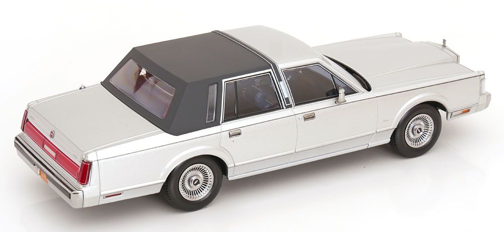 1:18 KK Scale - Lincoln Town Car Air Movie 1985 silber/dunkelgrau