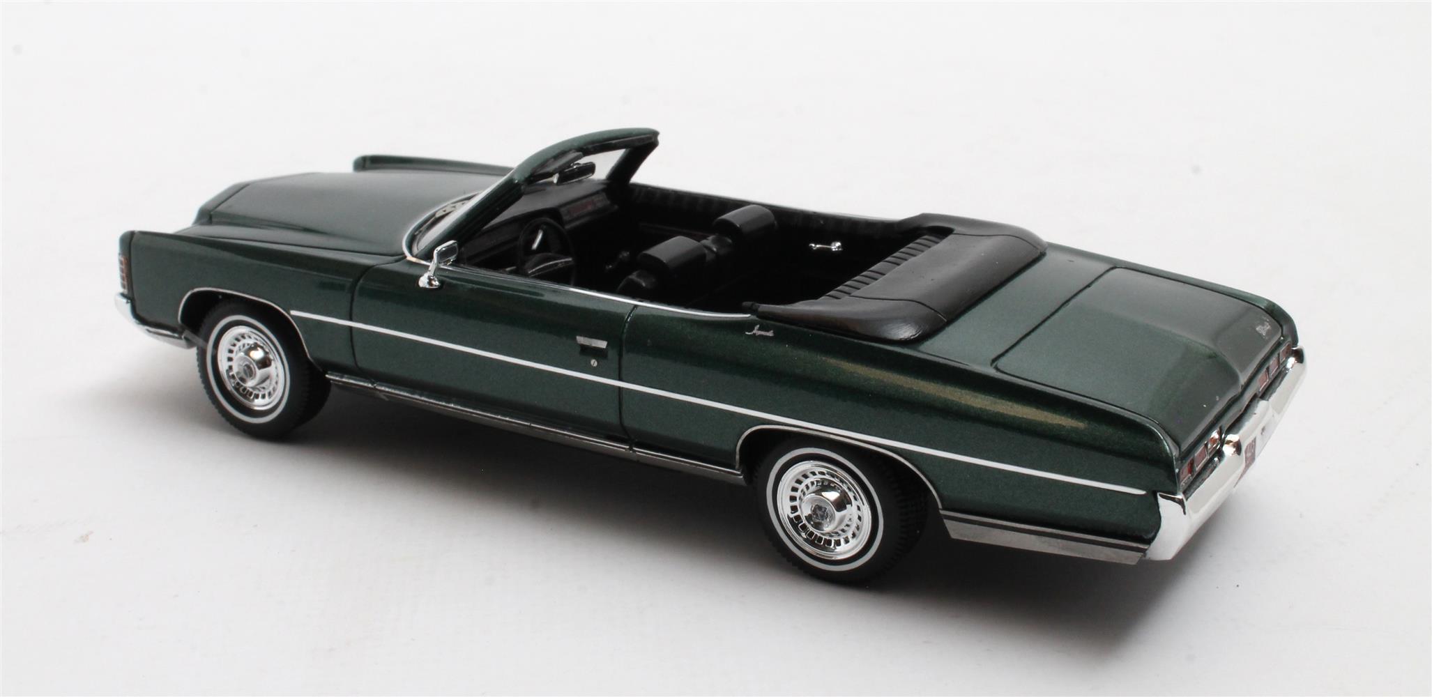 1:43 Matrix - 1971 Chevrolet Impala Cabriolet Open Green