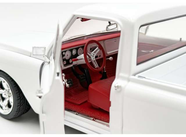 1:18 ACME - 1967 Chevrolet C-10 Custom, white