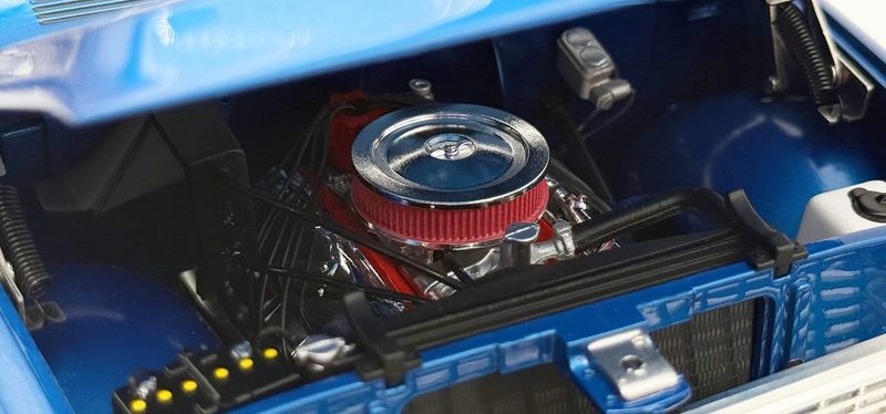 1:18 ACME - Big Block Engine and Transmission 1:18 ACME - Big Block Engine and Transmission