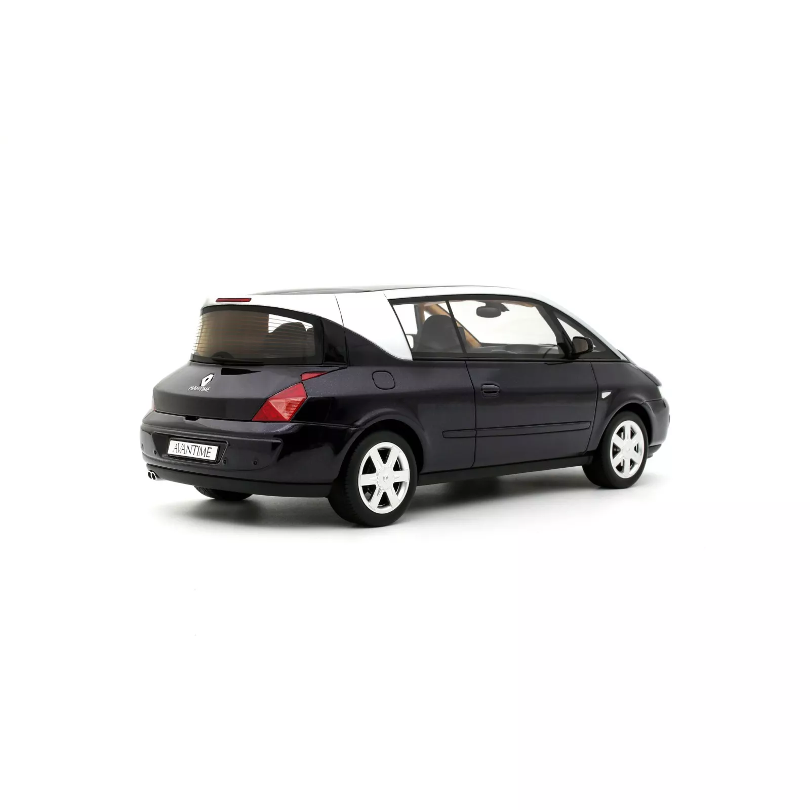 1:18 Otto Mobile - 2003 Renault Avantime 3.0 V6 Privilège Noir Nocturne 268