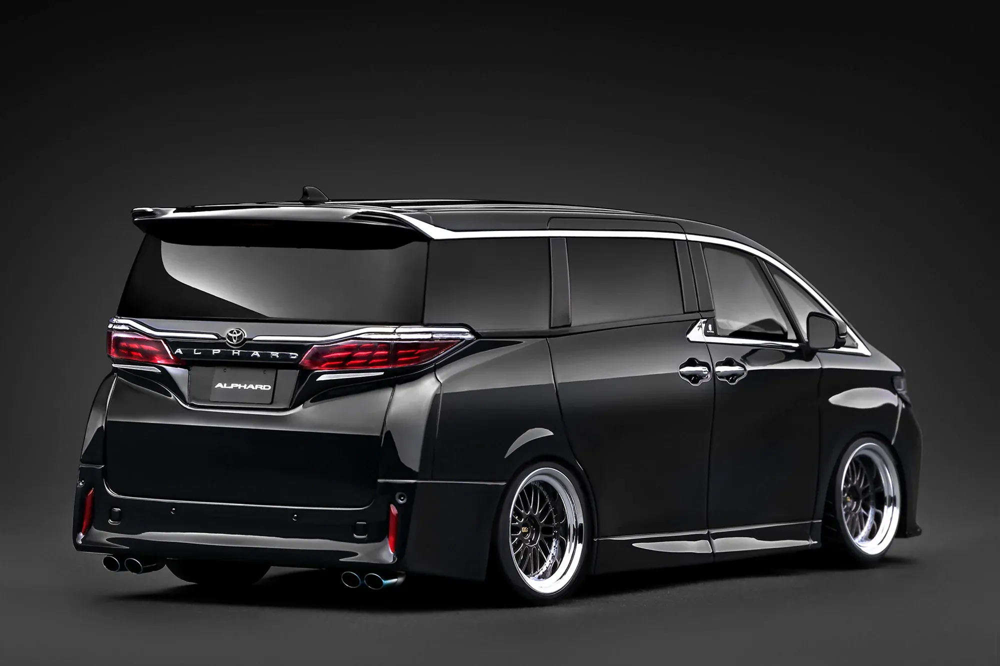 1:18 Ignition - Toyota Alphard Z (H40W), black
