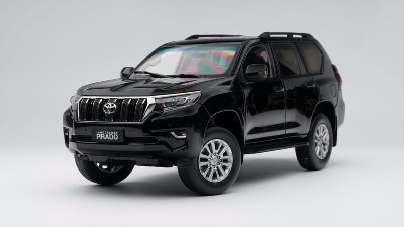 1:18 Sunstar - 2021 Toyota Land Cruiser Prado Black
