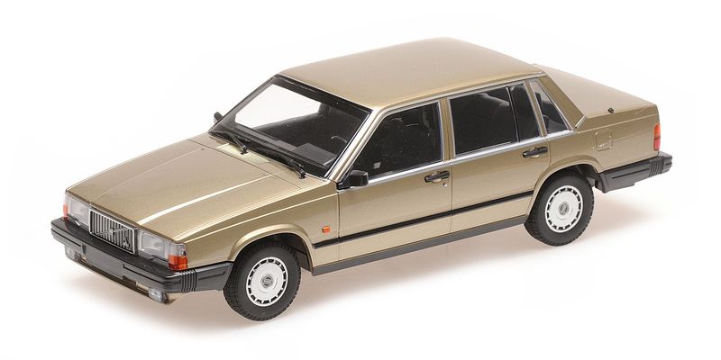 1:18 Minichamps - 1986 Volvo 740 GL Gold
