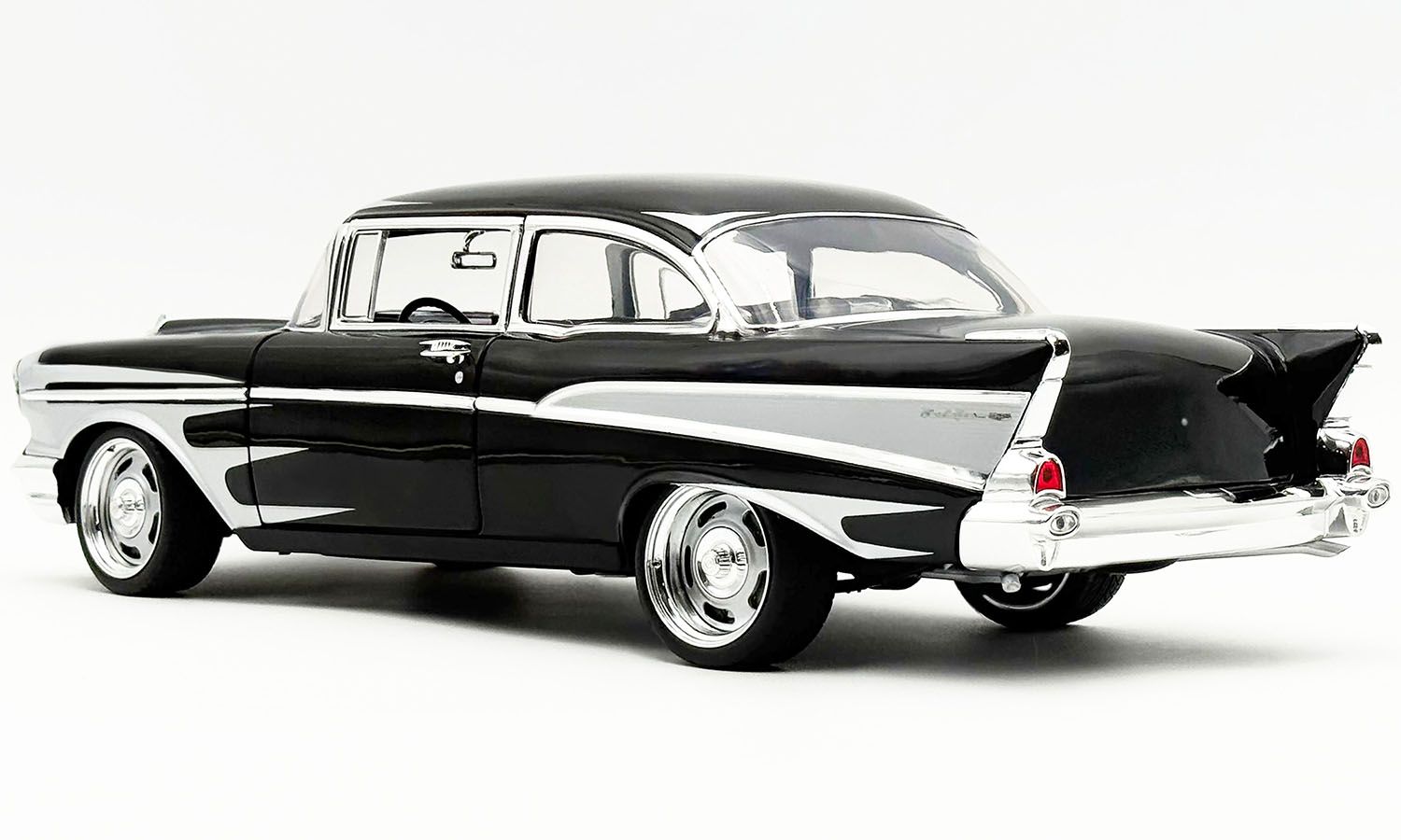 1:18 ACME - 1957 Chevrolet Bel Air Custom