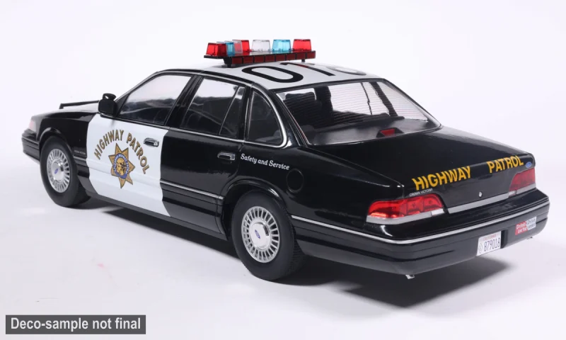 1:18 MCG - 1992 Ford Crown Victoria California Highway Patrol