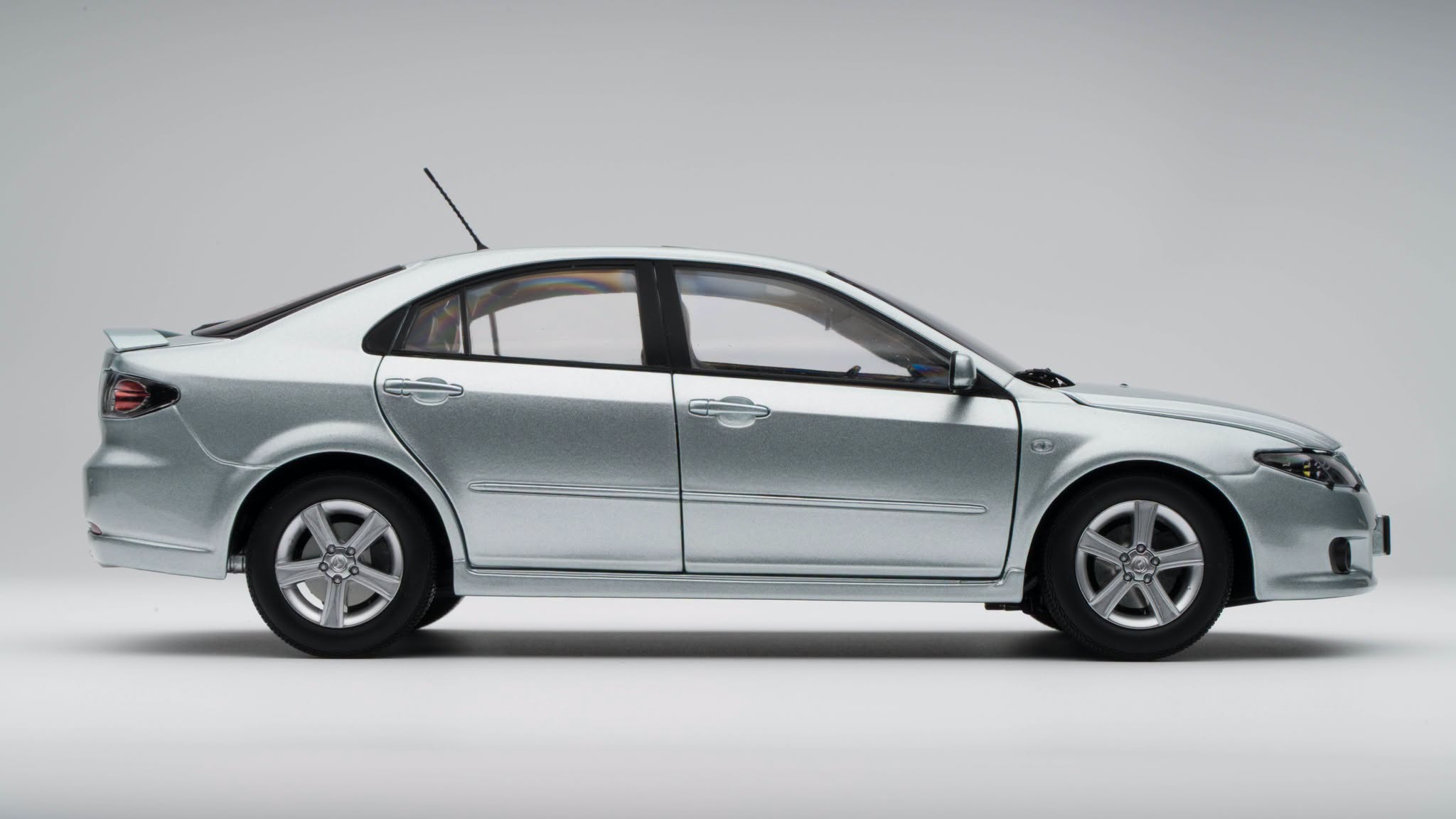 1:18 Sunstar - 2008 Mazda 6 Sport Glacier Silver Metallic