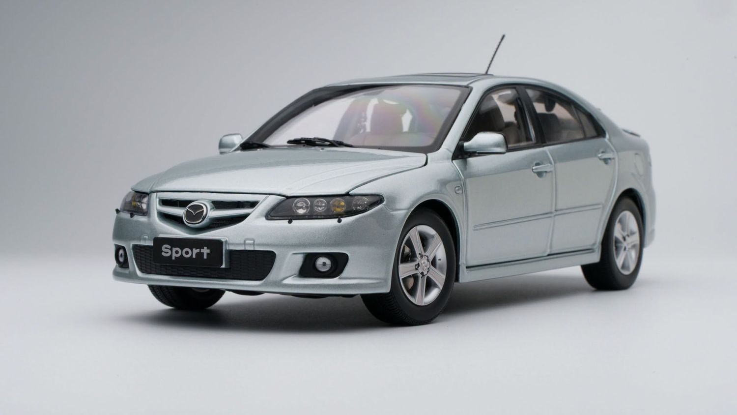 1:18 Sunstar - 2008 Mazda 6 Sport Glacier Silver Metallic
