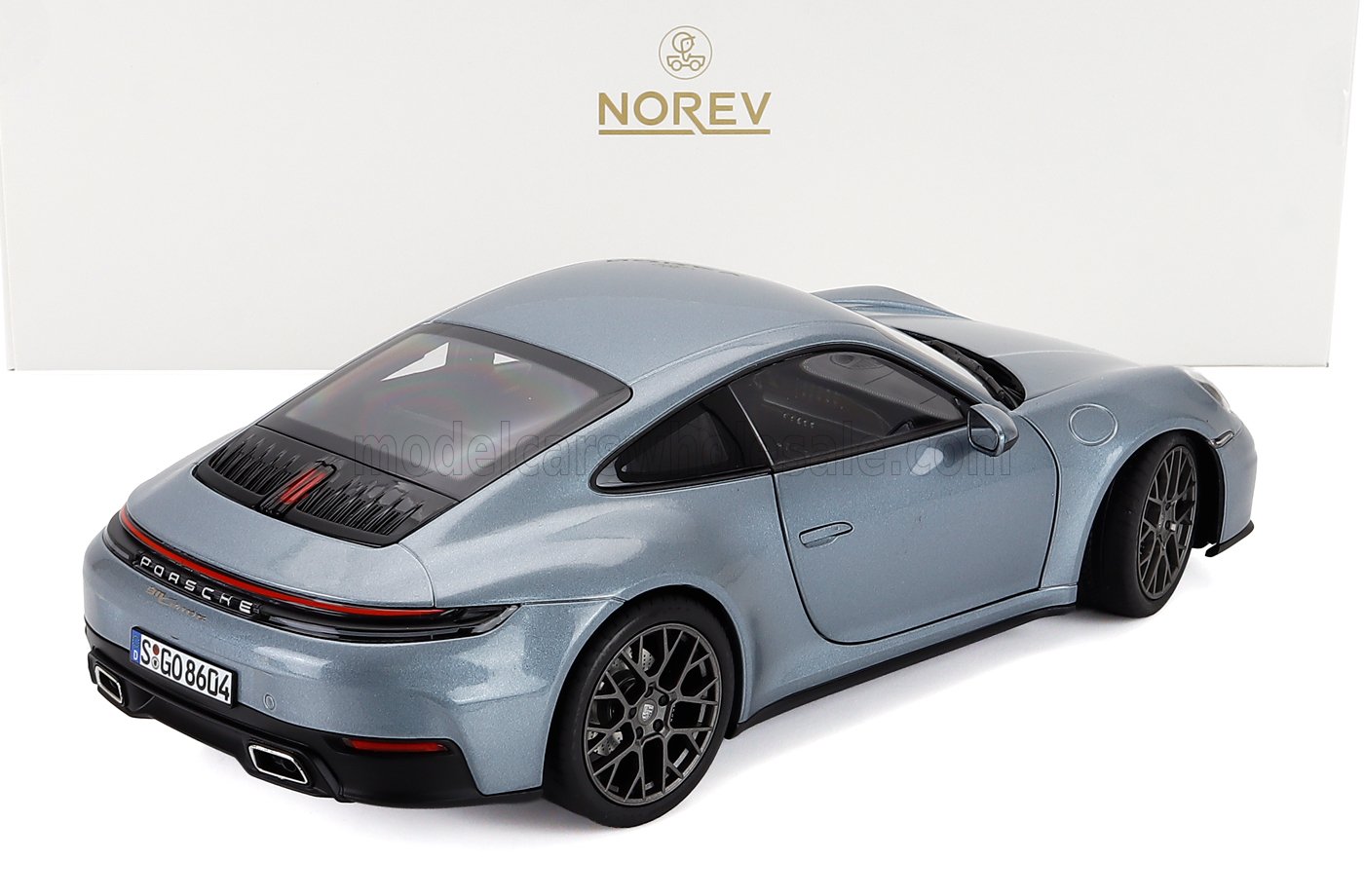 1:18 Norev - 2024 Porsche 911 (992.2) Carrera Coupé Silver