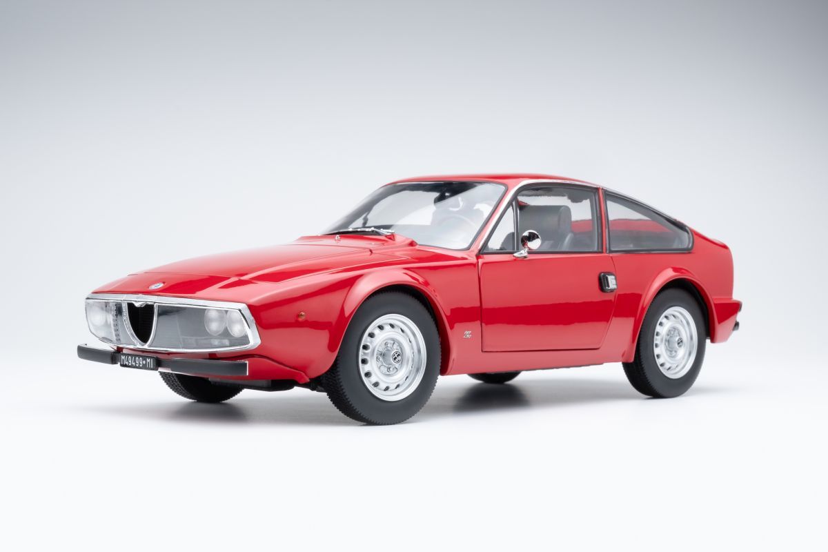 1:18 Norev - 1969 Alfa Romeo Junior Zagato - Rosso Zagato