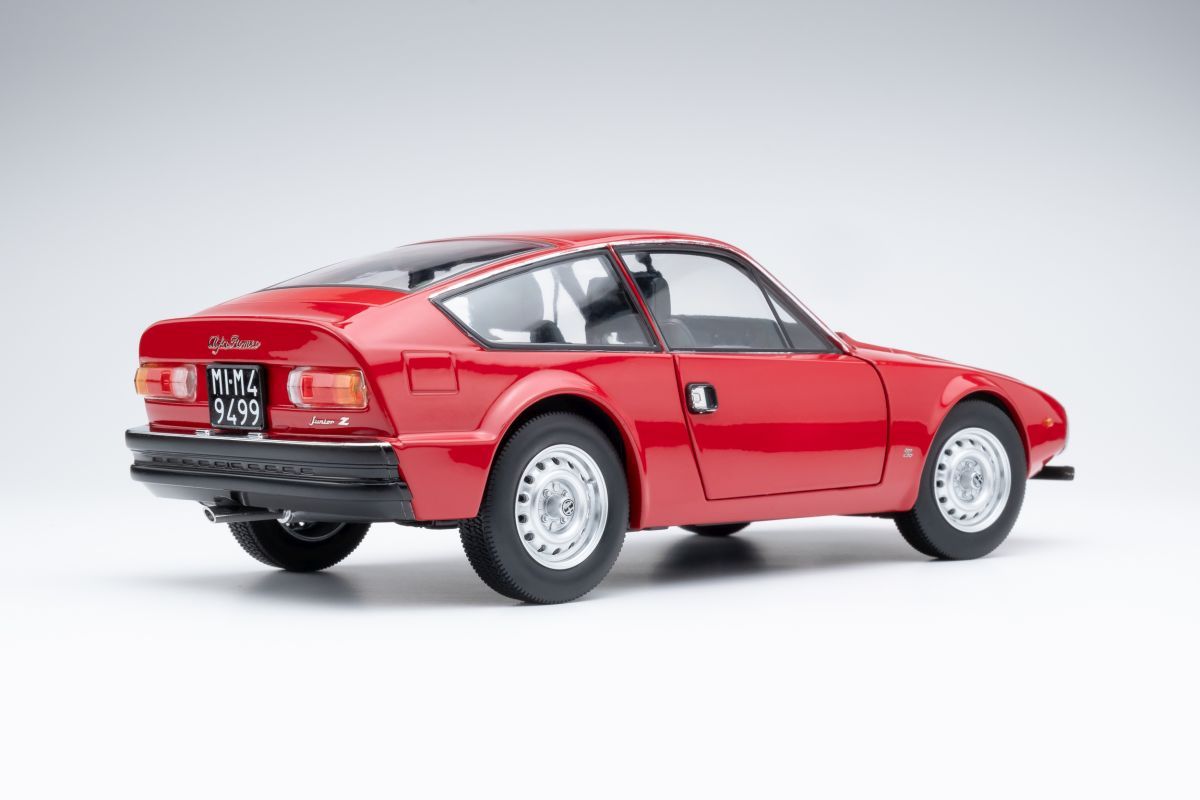 1:18 Norev - 1969 Alfa Romeo Junior Zagato - Rosso Zagato