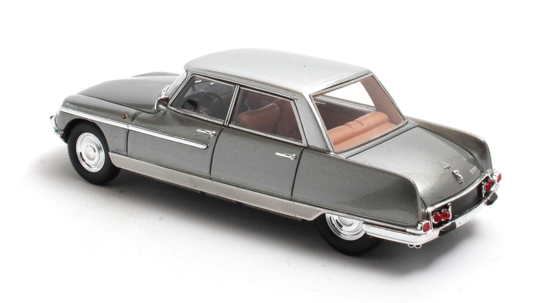 1:43 Matrix - 1968 Citroën DS21 Le Majesty Henri Chapron Silver