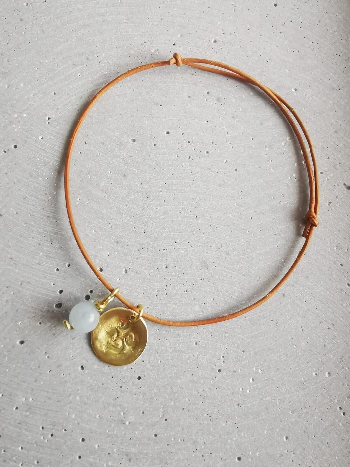 Om Armband