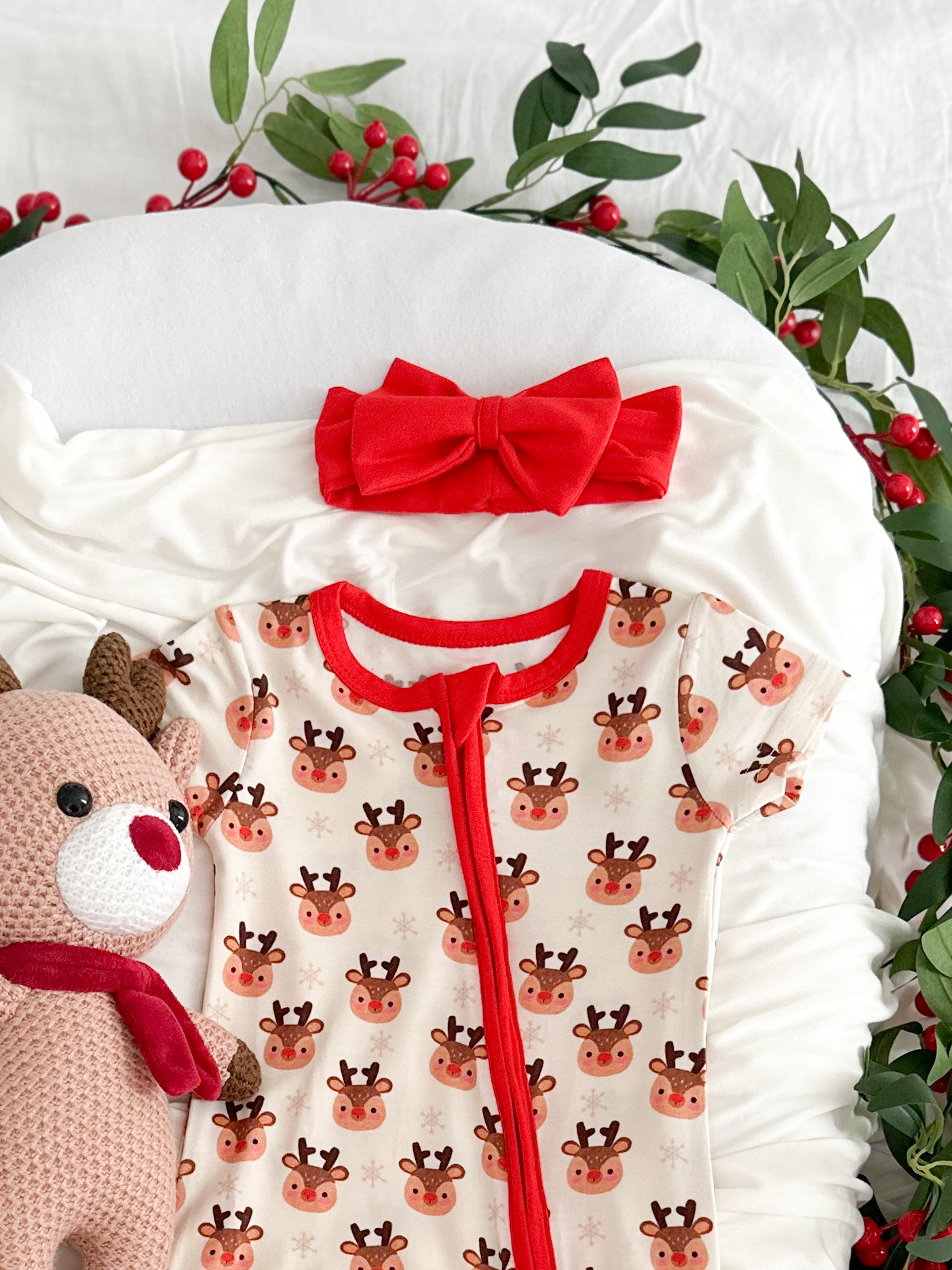 Cuddly Bow in Christmas Red