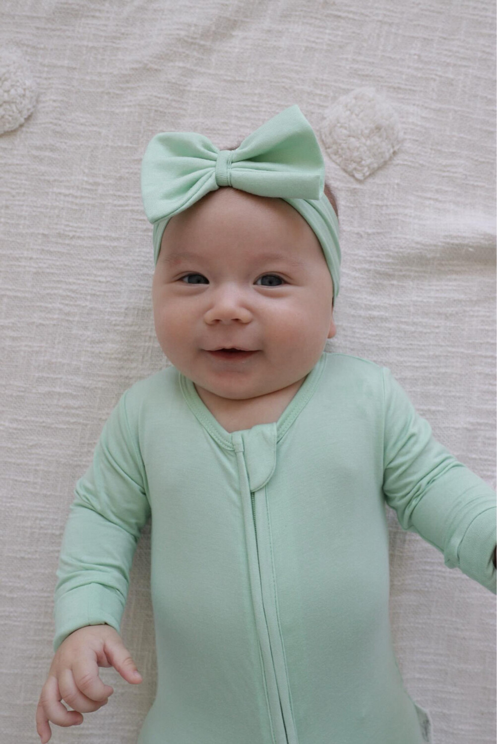 Cuddly Bow in Sage