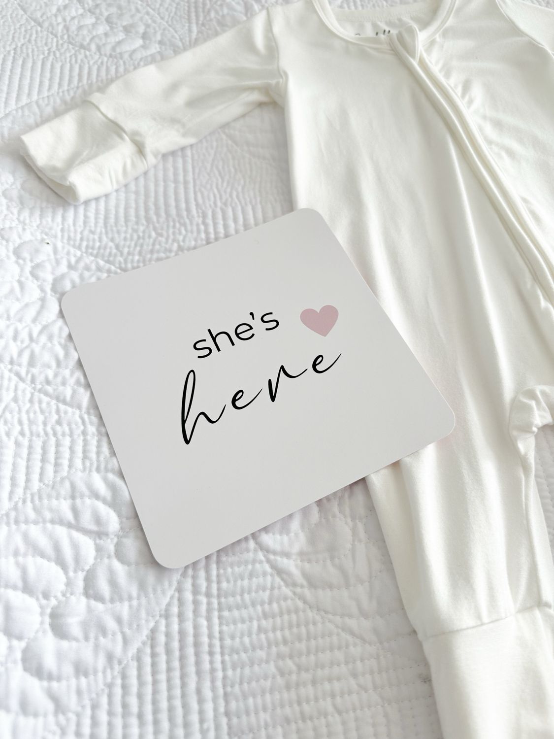 Birth Announcement Card in "she's here/ Hello World" Pink