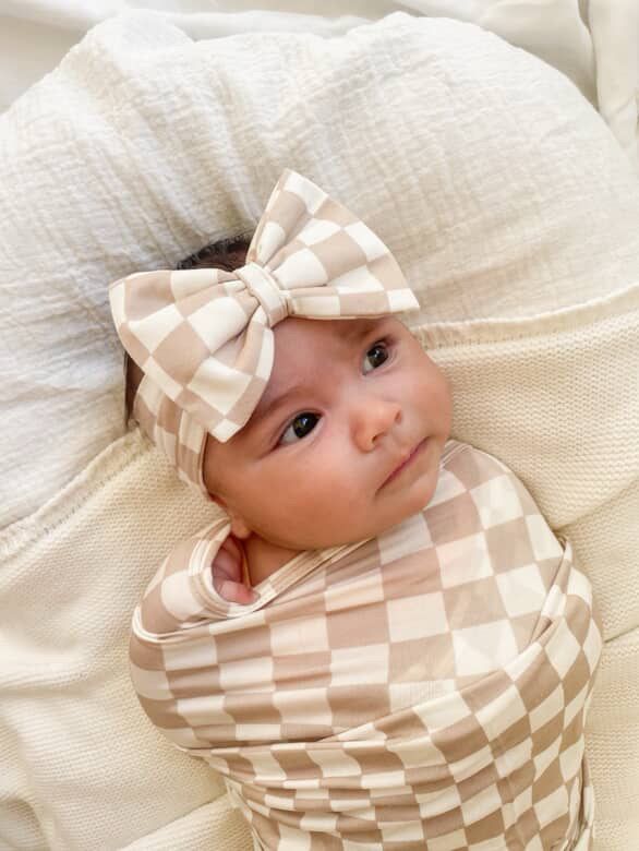 Cuddly Bow in Beige Checkers