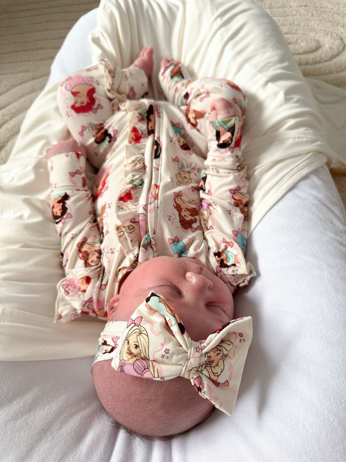 Cuddly Bow in Pretty Princesses