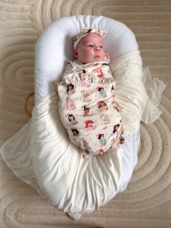Swaddle Frill in Pretty Princesses