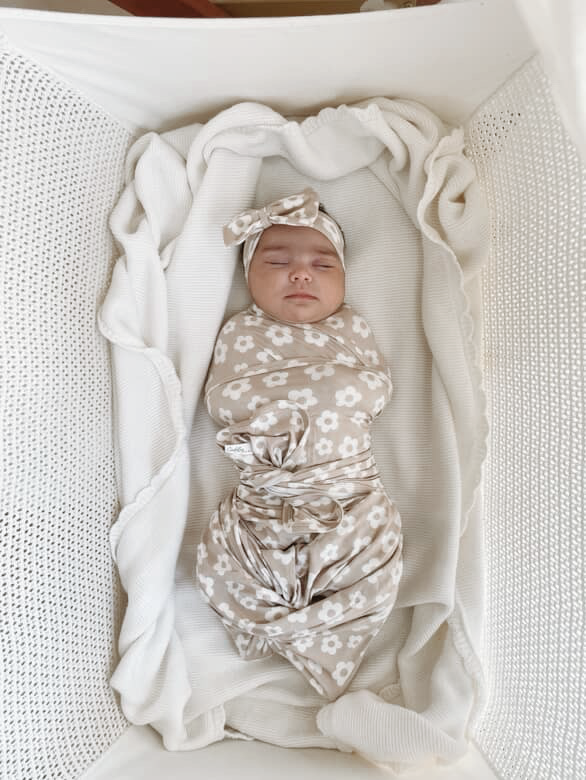 Swaddle in Beige Flowers Swaddle in Beige Flowers