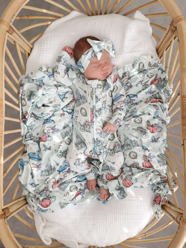 Cuddly Suit Frill in Glass Slipper