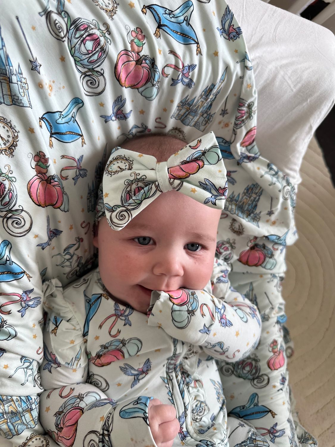 Cuddly Bow in Glass Slipper