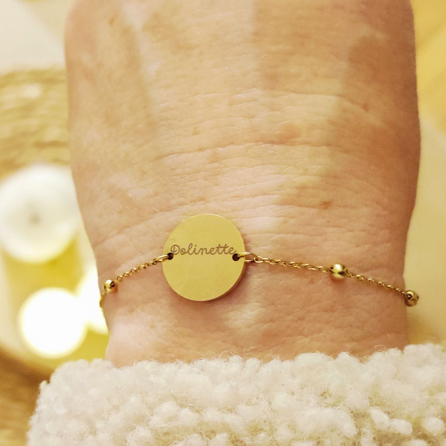 Bracelet doré boules avec médaille à personnaliser