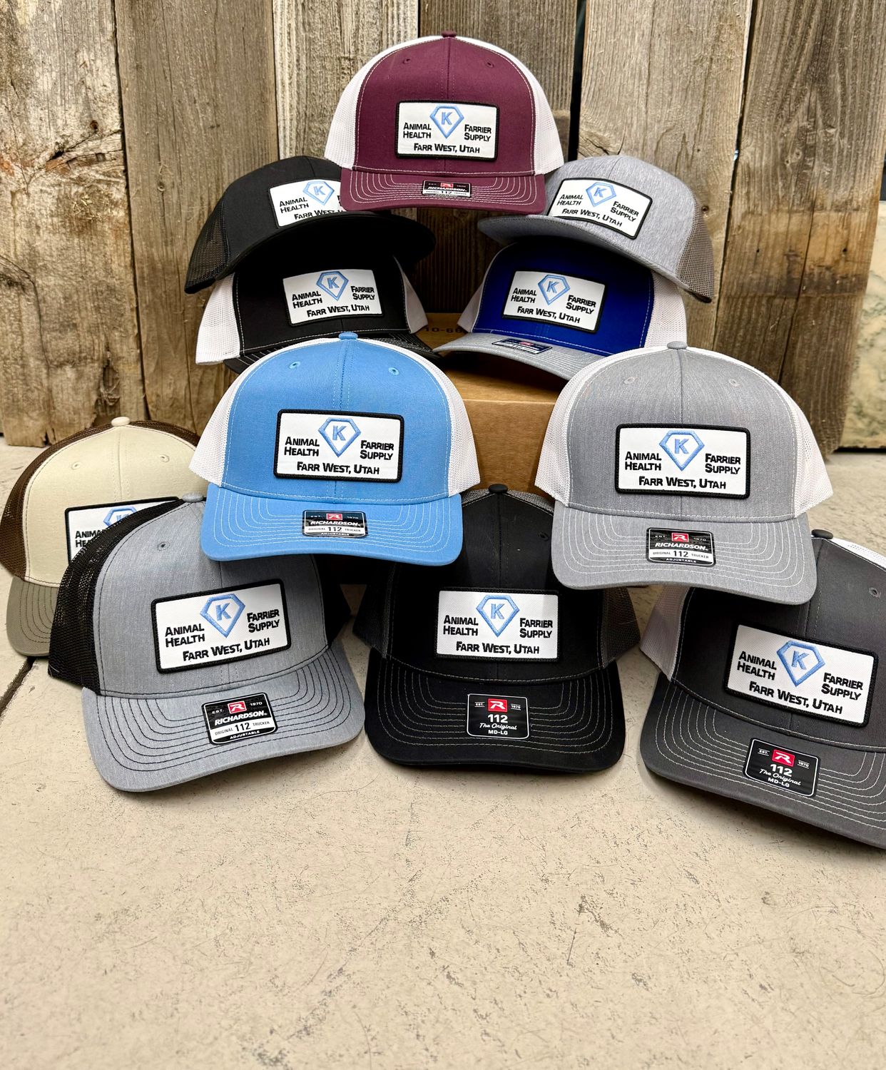 REGULAR HAT WHITE PATCH