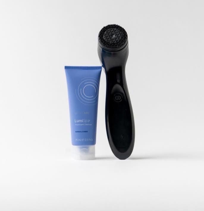 Black LUMISPA + cleanser