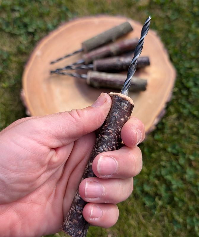 Hand drill 