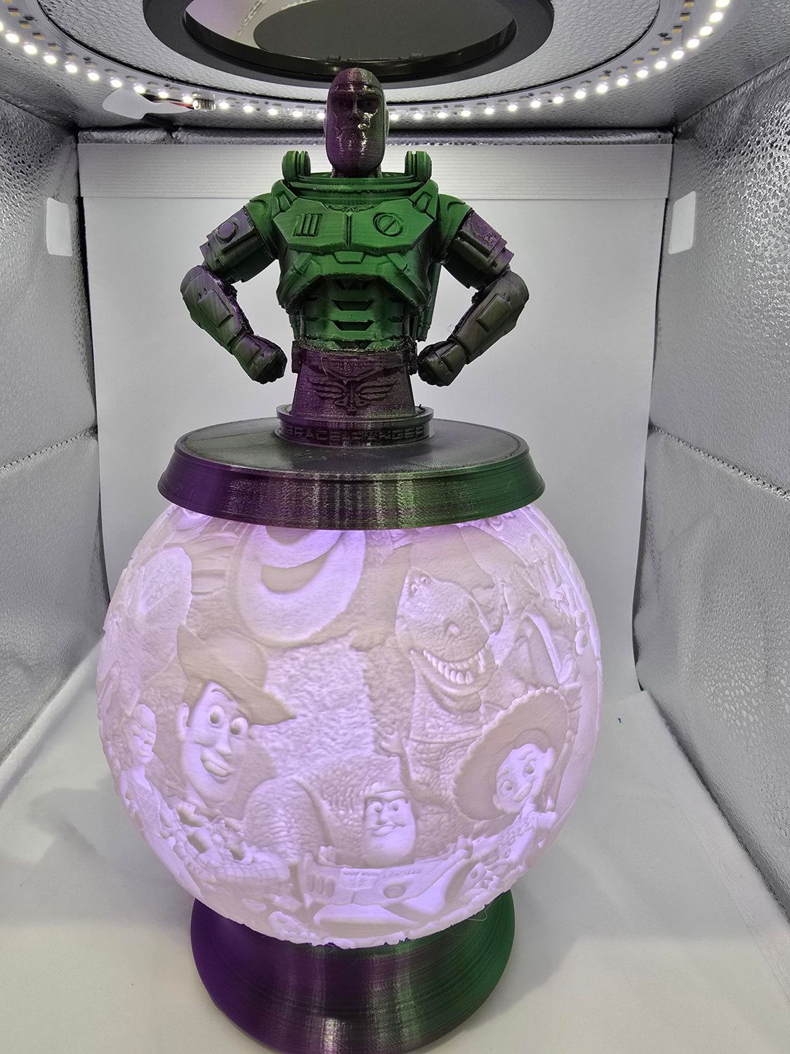 BOULE LUMINEUSE 15cm de diamètre BUZZ LIGHTYEAR