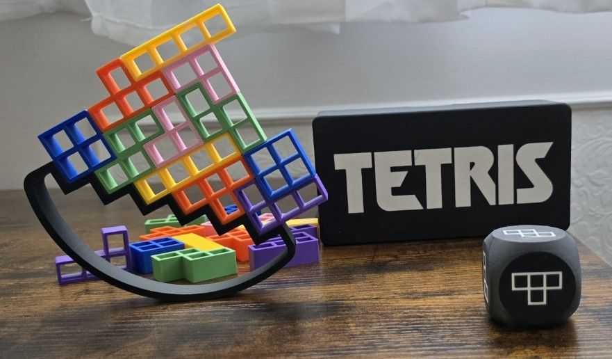 JEUX DE TETRIS AVEC BOITES ET 6 COULEURS DE PIECES