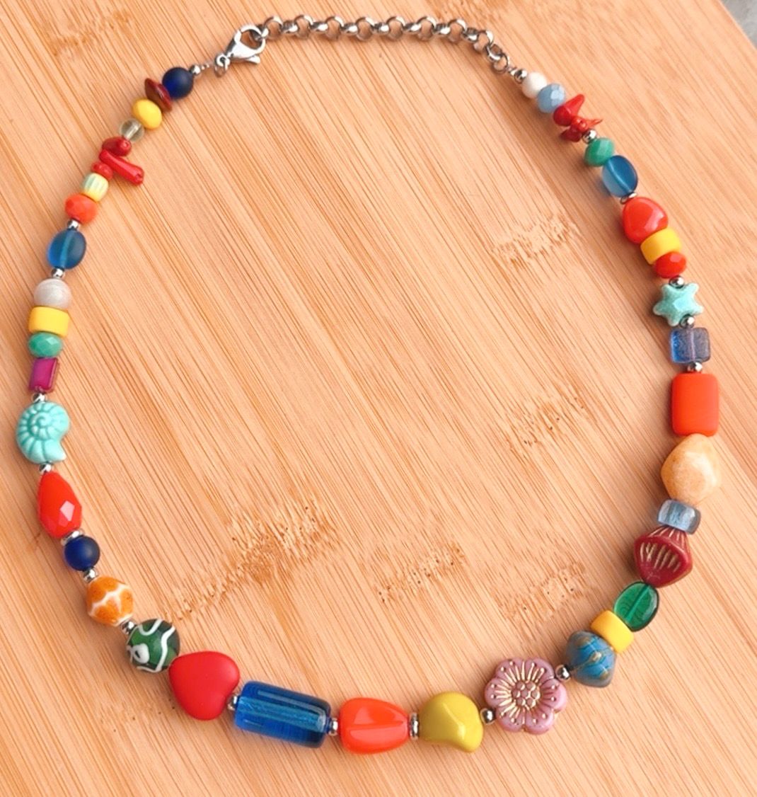Collar Este