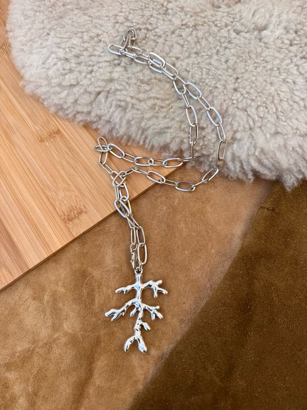 Collar coral