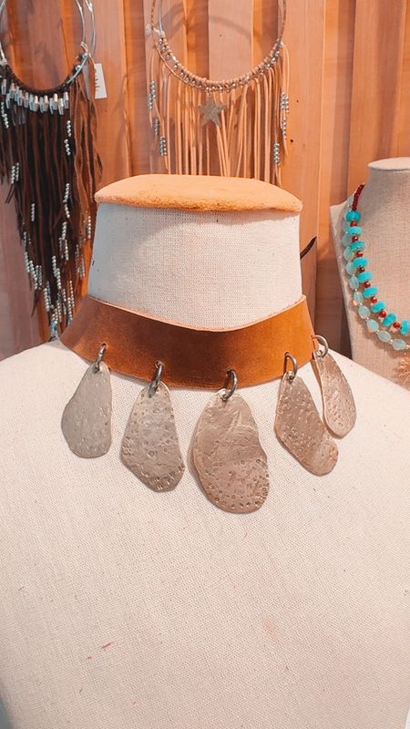 Choker Sole