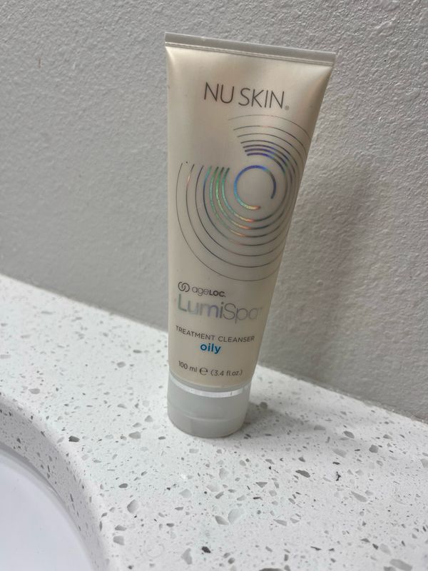 Lumispa Cleaner Oily