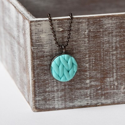 Turquoise Knit Braided Style Pattern Chain Pendant