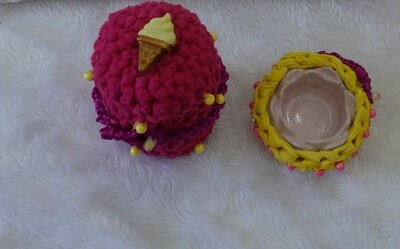 Conjunto comedero y funda para bebedero.