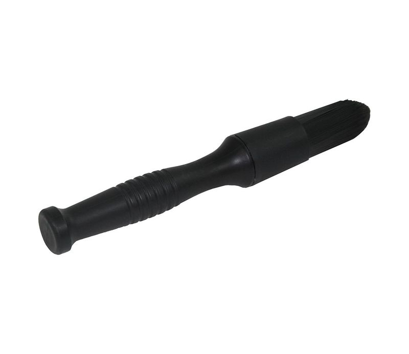 Rim detailing brush