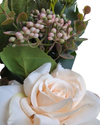 Rose Pointed Bouquet Champagne 58cmL, 11 Heads