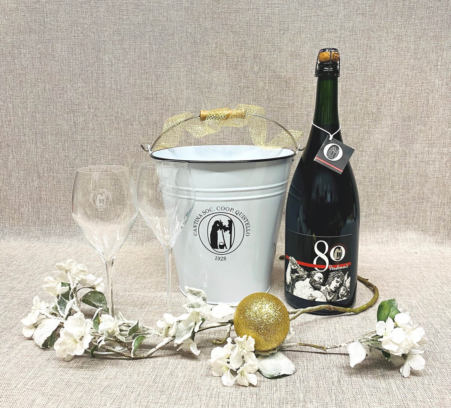 Brinda in grande: Magnum 80 Vendemmie, calici con logo e secchiello vintage - LA01